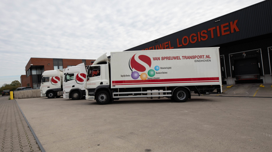Van Spreuwel Transport B.V. EINDHOVEN afbeelding 2